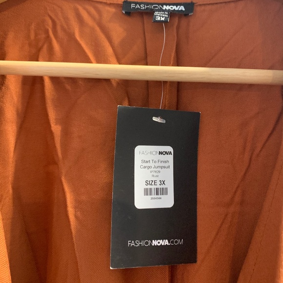 NEW WITH TAGS NEVER WORN Fashion Nova 'Start to Finish' jumpsuit Size 3X - Picture 7 of 12